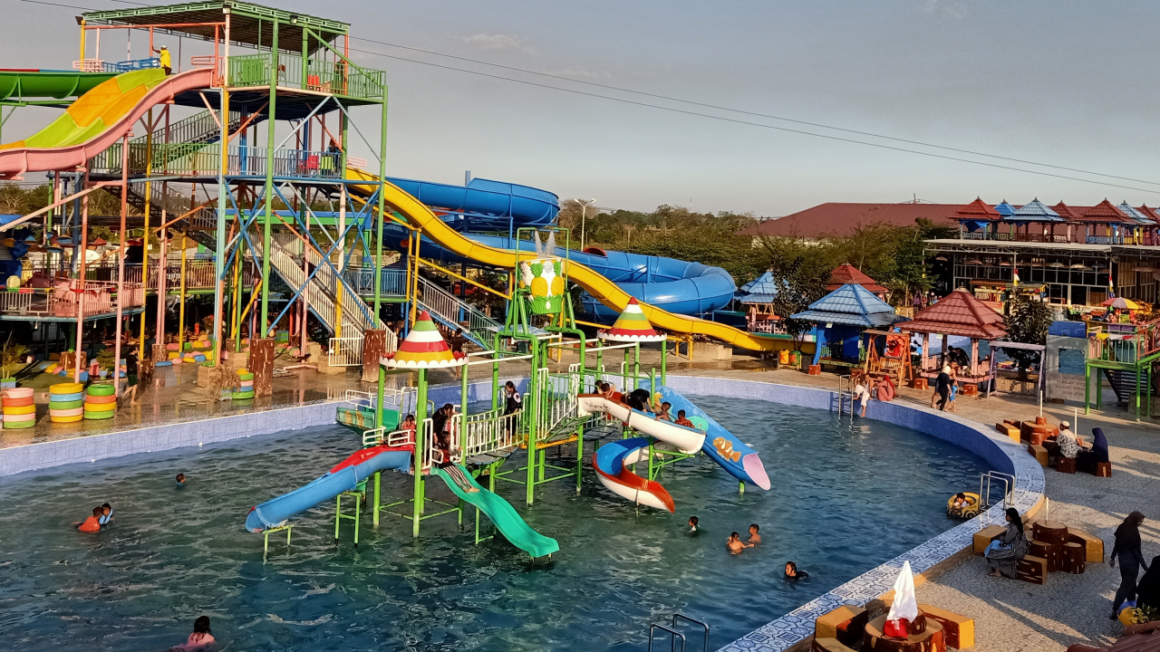 Wisata Pantai Topejawa