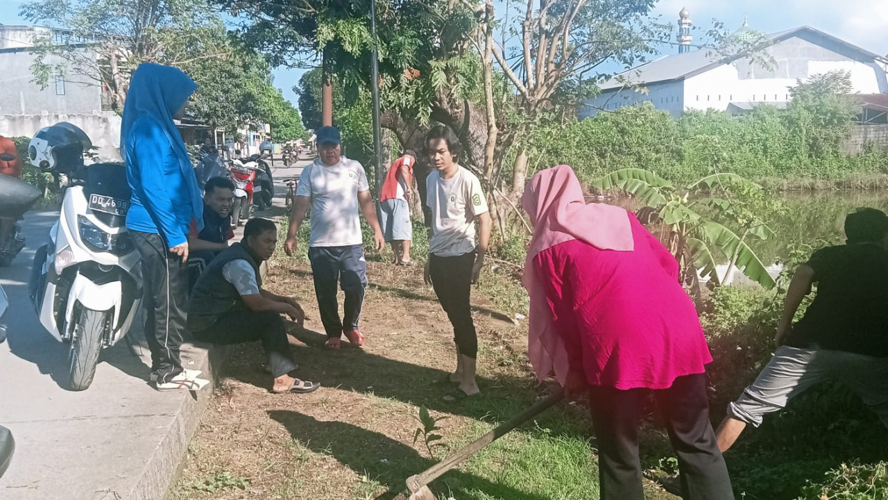 Kerja Bakti Rutin yang dilakukan Pemerintah Desa Tamalate untuk Kebersihan Lingkungan