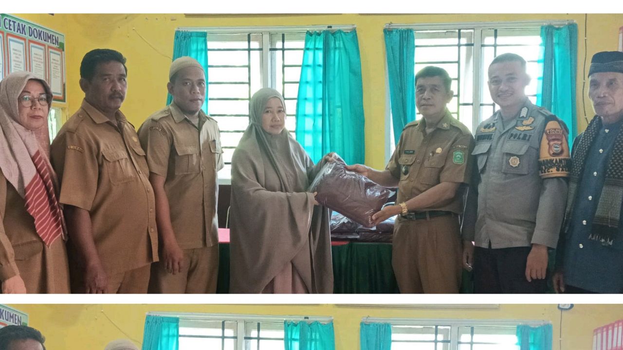 Pemberdayaan Majelis Ta'lim Ar-Ridho di Desa Bontokaddopepe Melalui Bantuan Pakaian Seragam