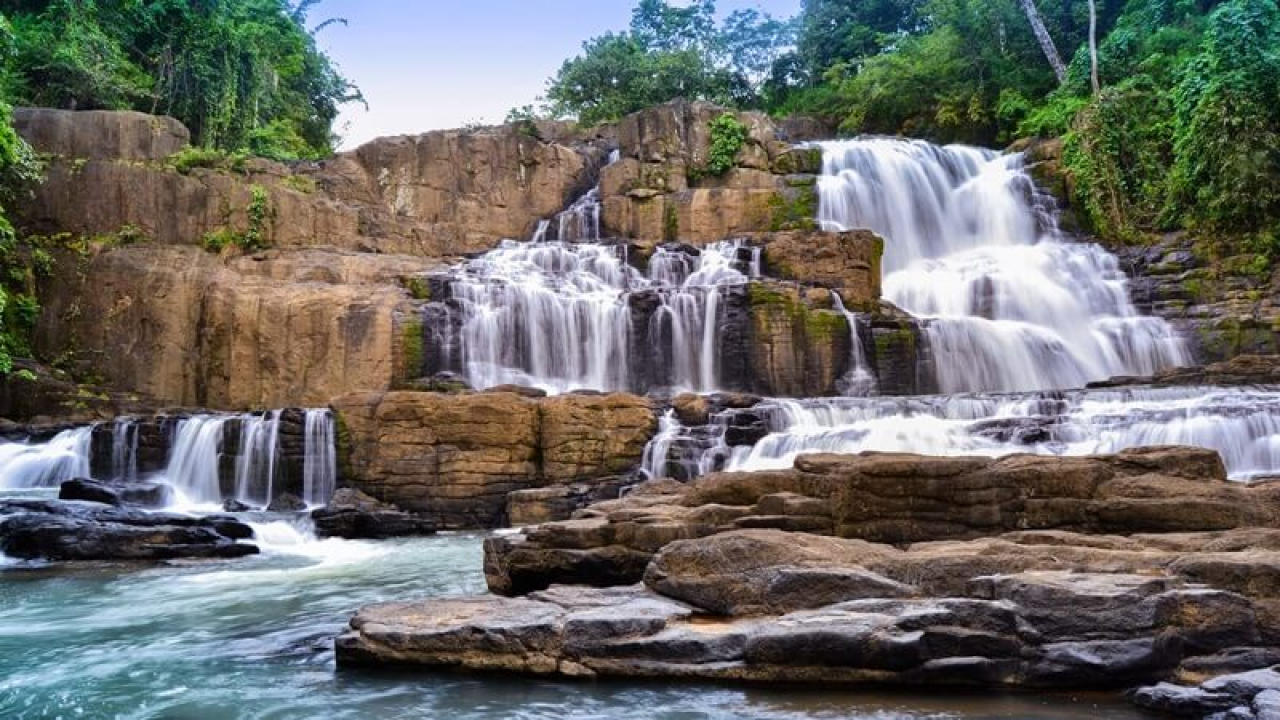 Air Terjun Parangloe