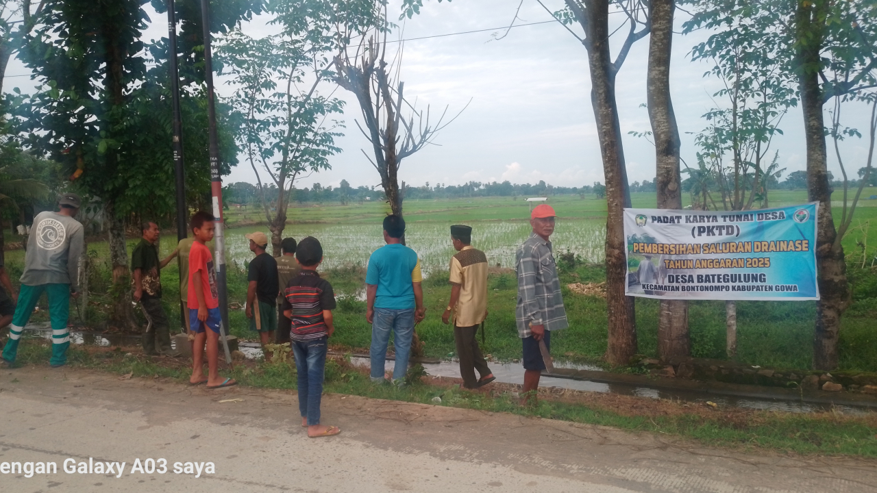 Kerja Bakti Massal: Wujudkan Desa Bategulung Bersih Sehat