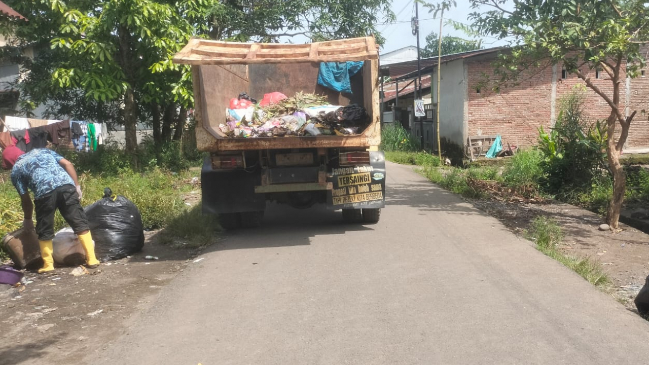 Desa Kalebarembeng Intensifkan Pengangkutan Sampah, Satu-Satunya Desa dengan TPA tersendiri di Bontonompo