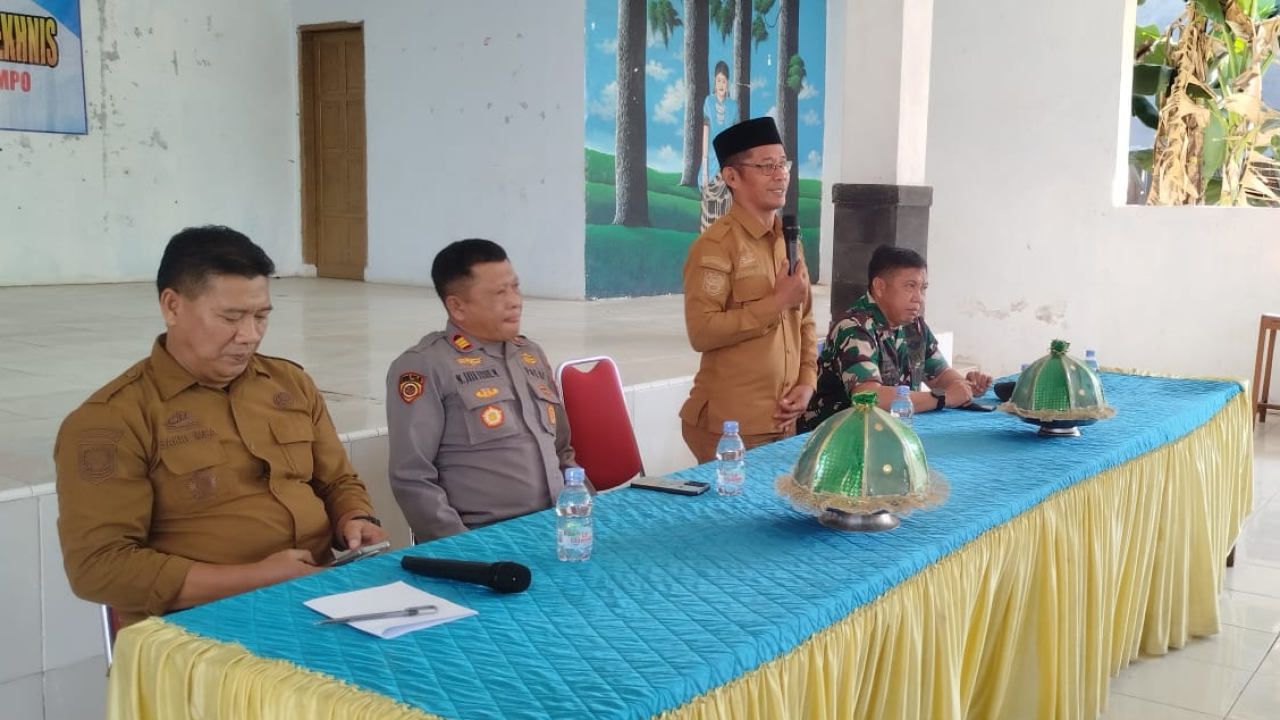 Camat Bontonompo Pimpin Rapat Koordinasi Persiapan Peringatan HUT ke-81 Republik Indonesia Tingkat Kecamatan