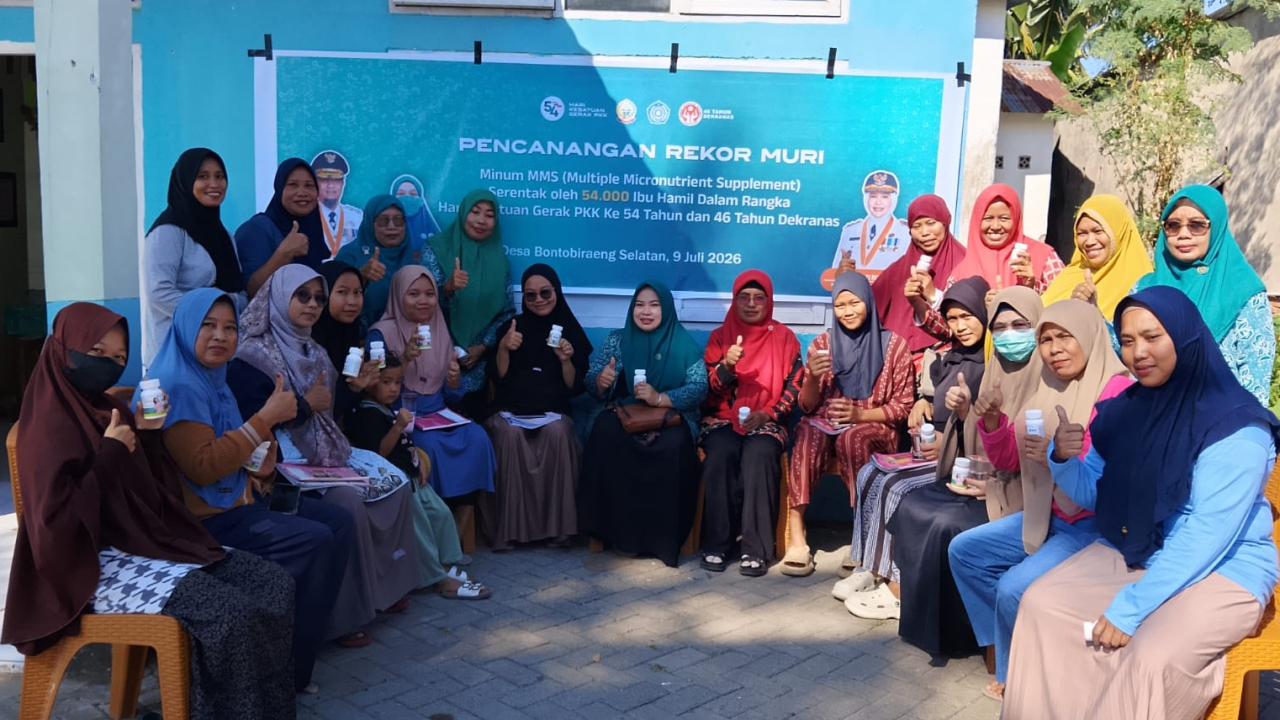 Pencanangan Rekor Muri Minum MMS Serentak di Desa Bontobiraeng Selatan