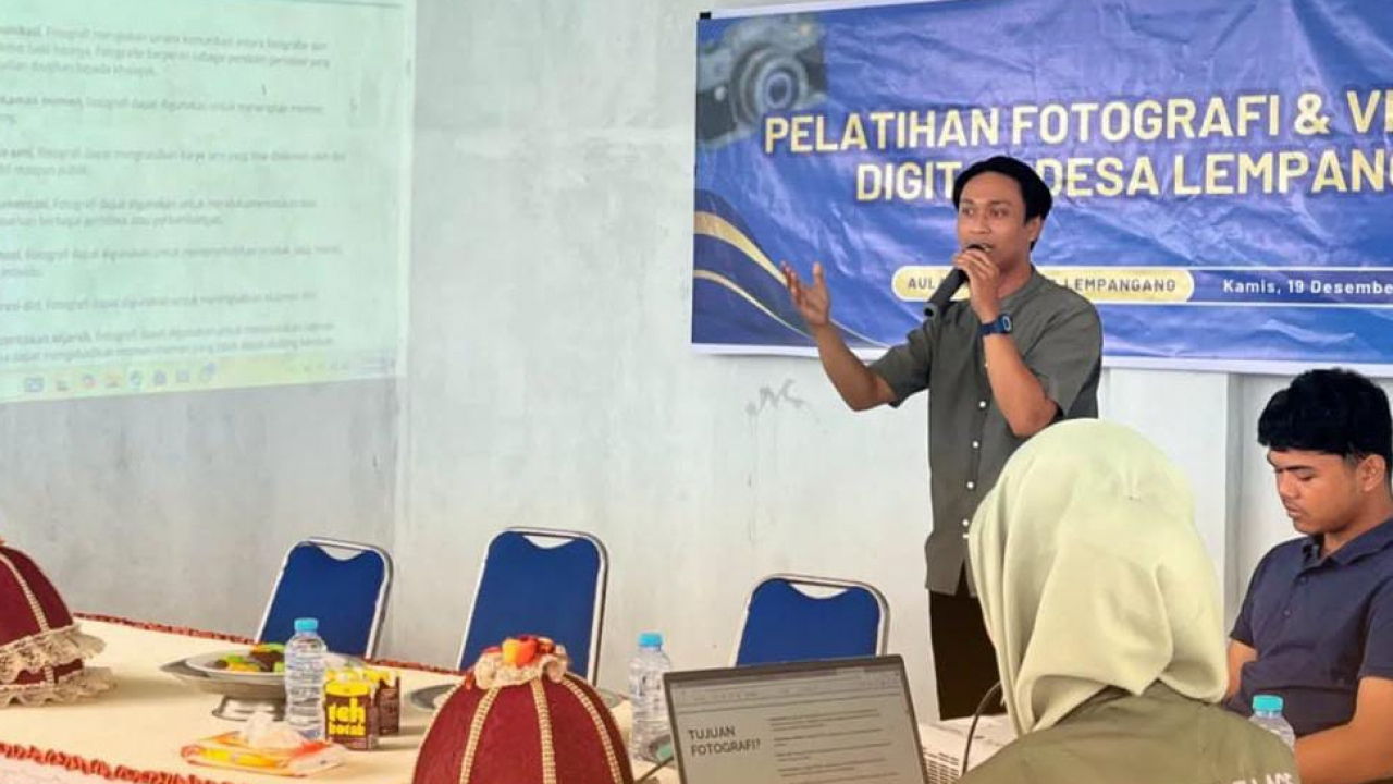 Pelatihan Fotografi Dan Videografi Oleh Ruang Komunitas Desa Digital Desa Lempangang