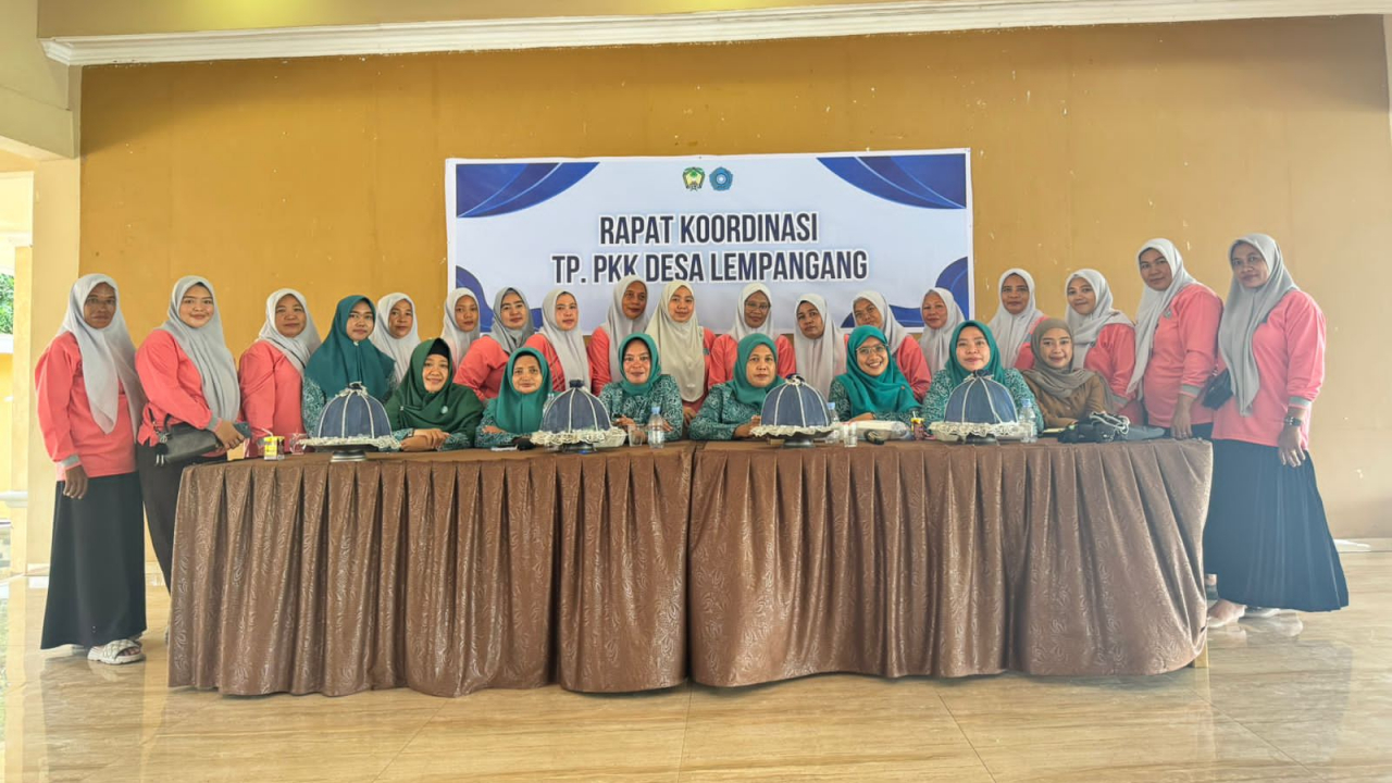 Rapat Koordinasi TP PKK Desa Lempangang Evaluasi dan Perencanaan Program 2025