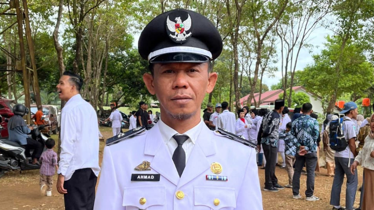 Kerja Bakti Nirannuang: Atasi Banjir, Warga Bahu-Membahu