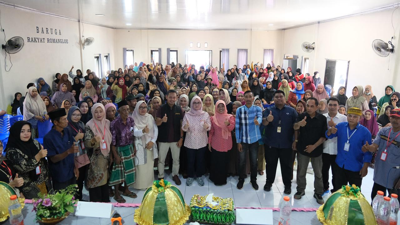 Ibu Bupati Gowa menghadiri Sosialisasi Bantuan Pangan di Desa Romangloe Kecamatan Bontomarannu