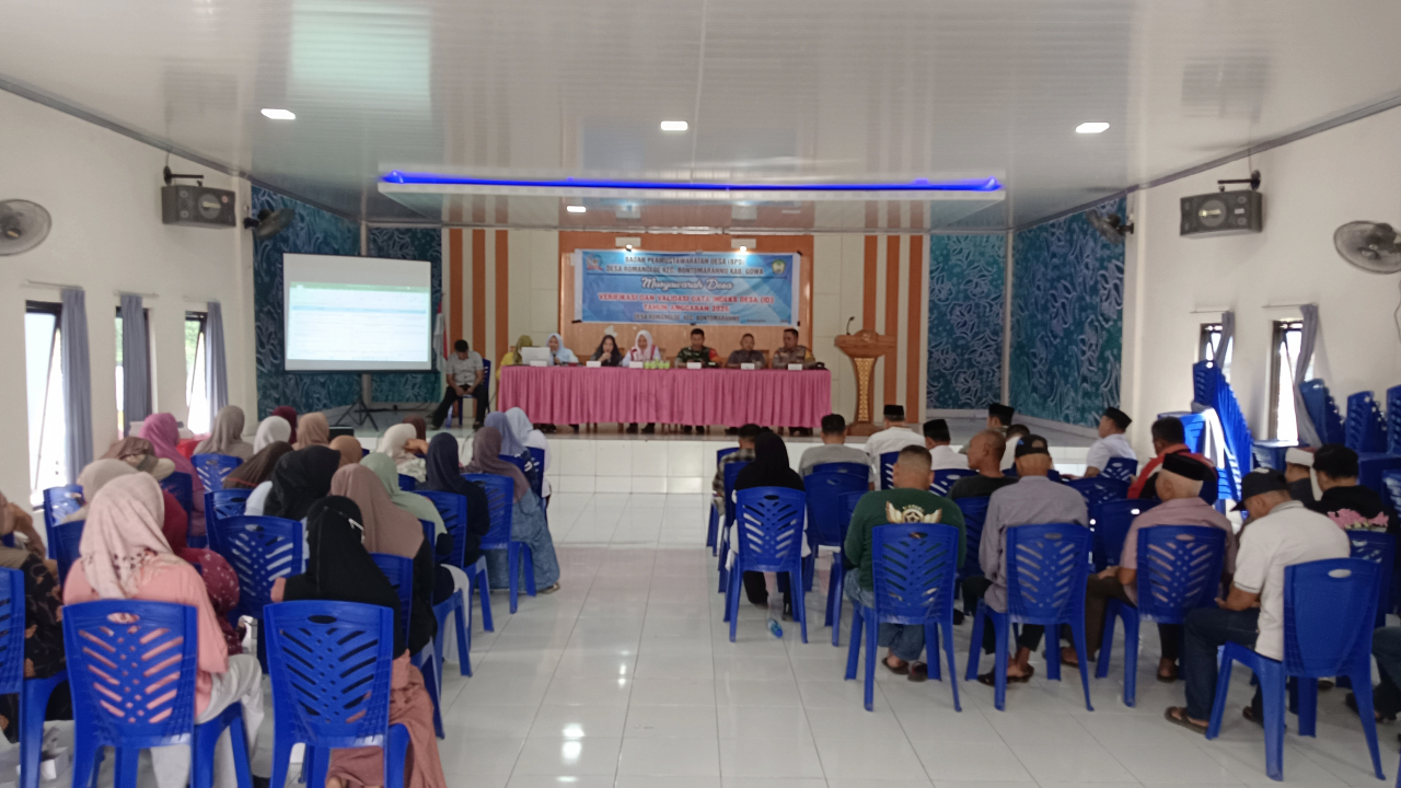 Musyawarah Desa Verifikasi dan Validasi Data Indeks Desa (ID) Tahun Anggaran 2026 di Baruga Rakyat Romangloe.