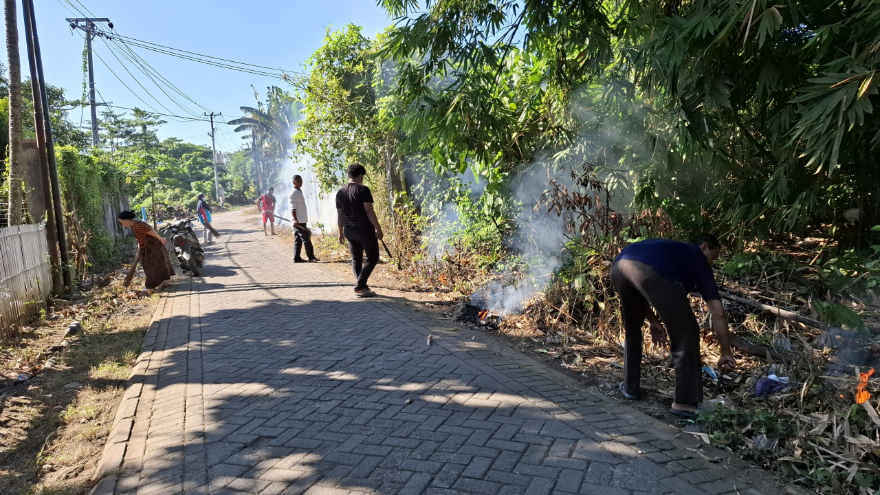 Kerja Bakti Bersih Dusun Tompogammang, Gowa Bersih!