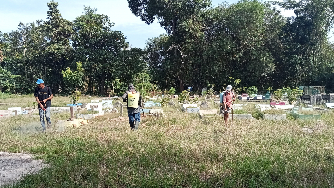 Kerja Bakti Warga Cambaya: Penguburan Bersih, Lingkungan Sehat