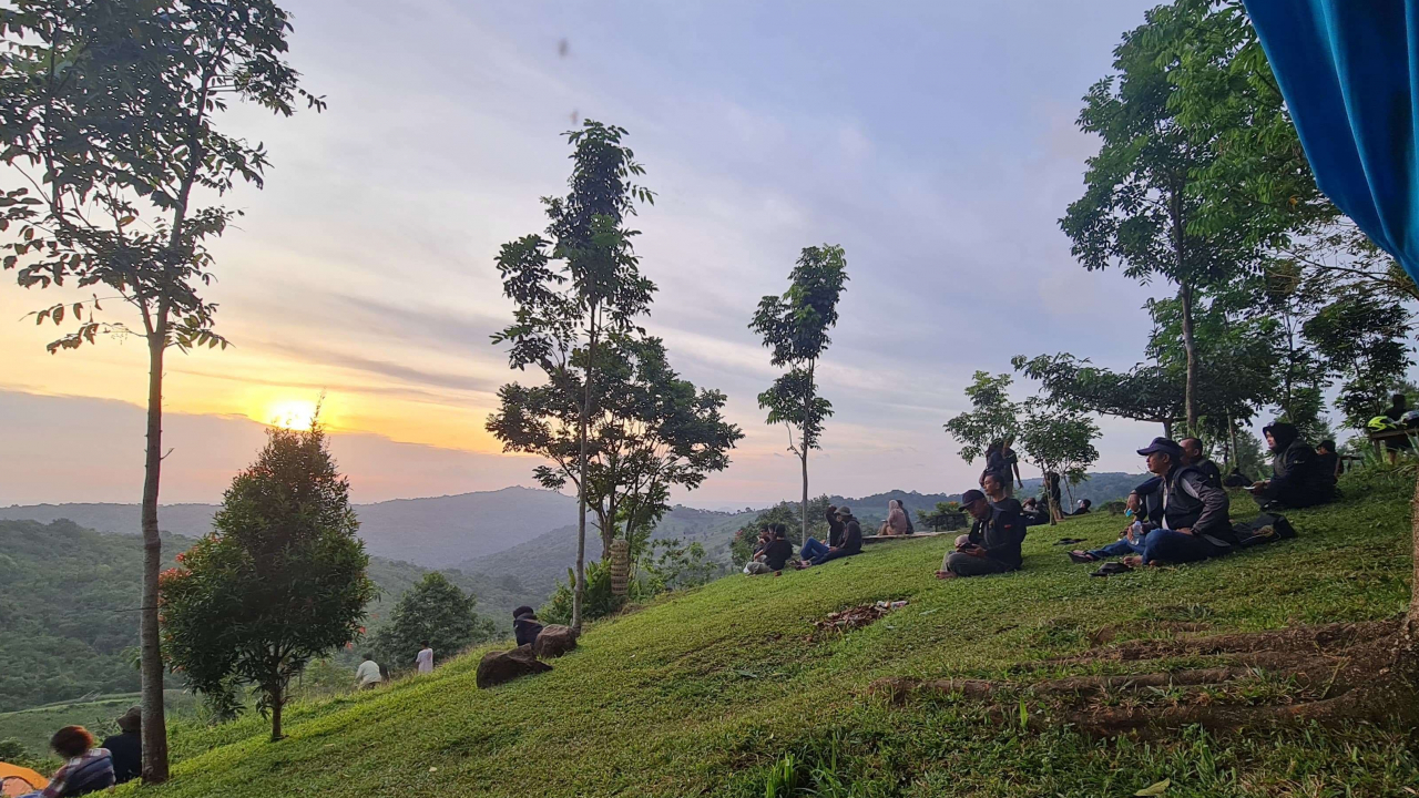 Puncak Tinambung (Tinambung Highland)