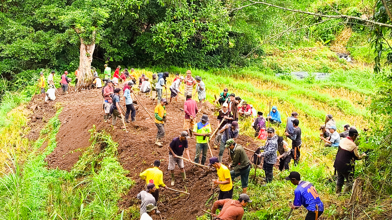 Pembukaan Jalan Alternatif Batas Desa Balassuka-Kab. Sinjai