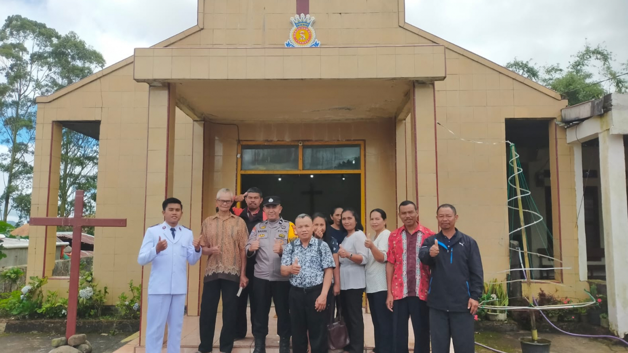 Jema'at Gereja Korps Bala Keselematan Desa Tonasa Gelar Jumat Agung. Berlangsung Aman, Bhabinkamtibmas Sigap Mengawal