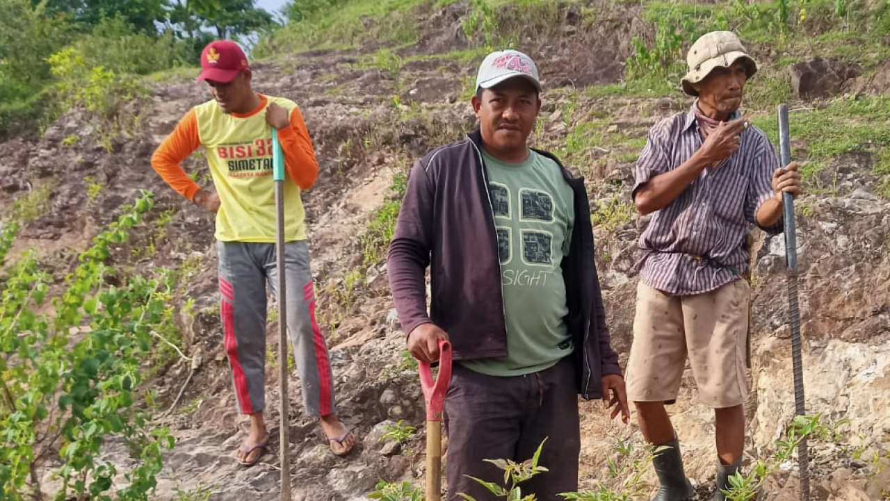 Desa Maju: Infrastruktur dan Ekonomi Berutallasa Digenjot