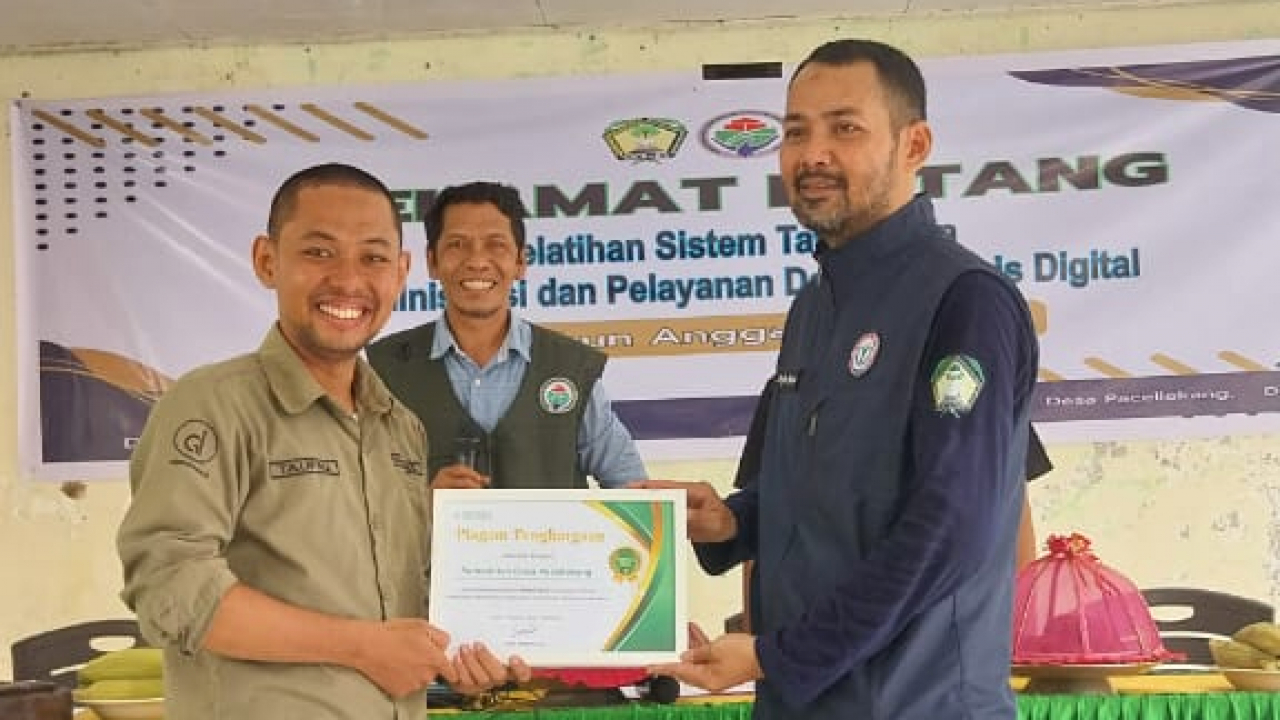 Peningkatan Tata Kelola dan Pelayanan Desa Pacellekang Melalui Digitalisasi