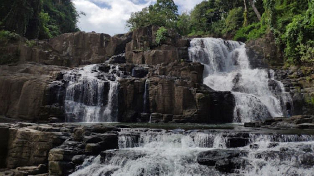 Air Terjun Parangloe