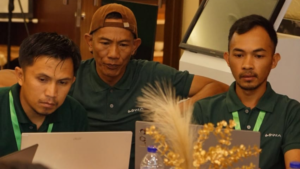 Peningkatan Kapasitas Aparatur Desa Melalui Pelatihan Digital di Makassar