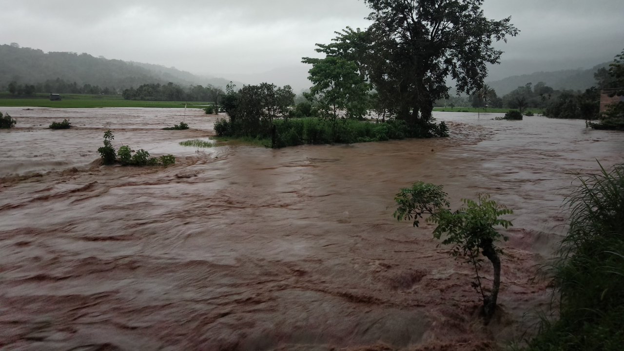 Banjir dan tanah longsor kembali merendam lahan pertanian