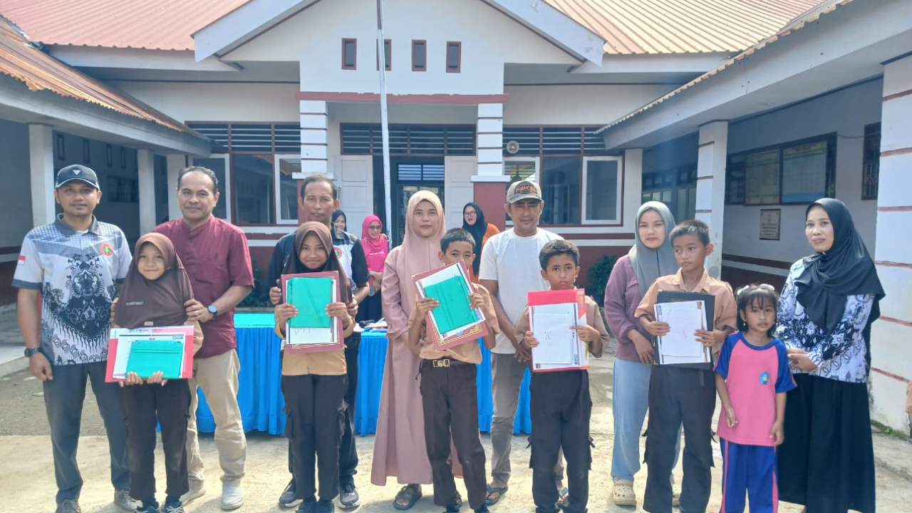 Pengambilan Rapor di SDN 270 Massangkae Berlangsung Meriah Melalui Gerakan Ayah Mengambil Rapor