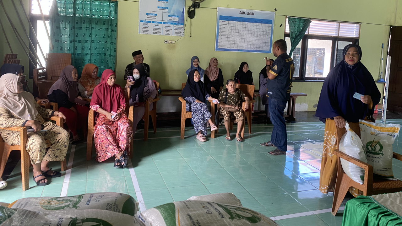 Penyaluran Bantuan Pangan Beras di Desa Massangkae Berjalan Lancar dan Tepat Sasaran