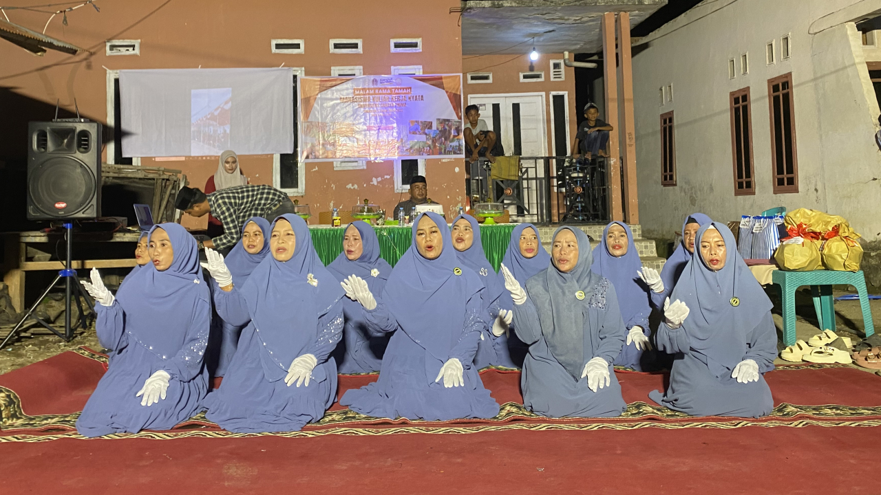 Meriahnya Persembahan Ibu BKMT di Acara Ramah Tamah KKN UNCAPI Desa Massangkae