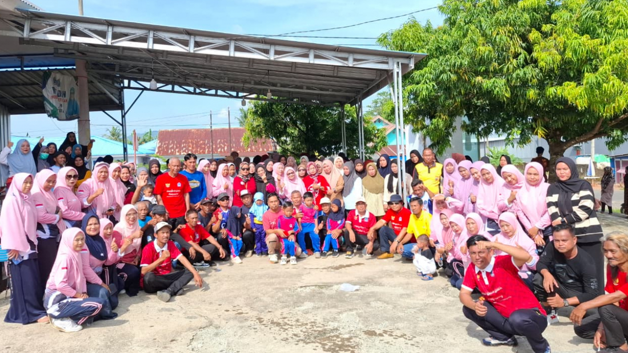 WARGA PENERIMA BANSOS IKUT GERMAS DESA BULU BULU