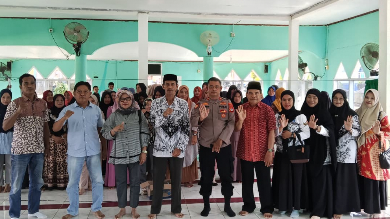 SMP Negeri 1 Tonra Bersama Polsek Tonra Gelar Sosialisasi Cegah Laka Lantas Bagi Siswa