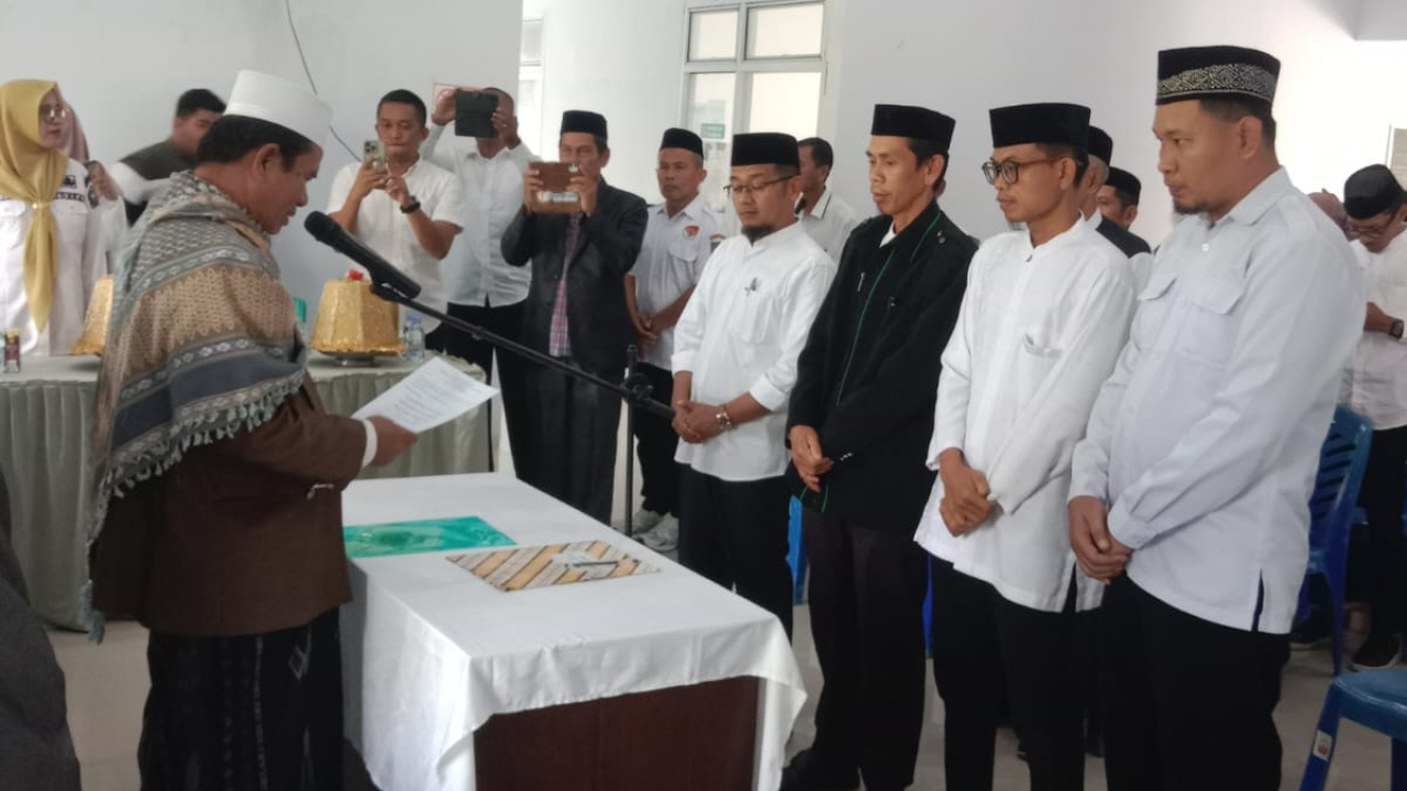 Dihadiri Ketua MUI Bone, Pengurus MUI Kecamatan Tonra Resmi Dilantik