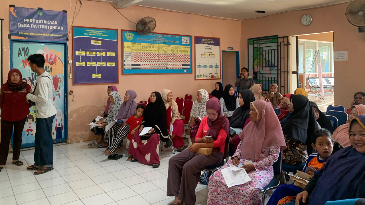 Distribusi Bantuan Pangan Beras di Desa Pattontongang