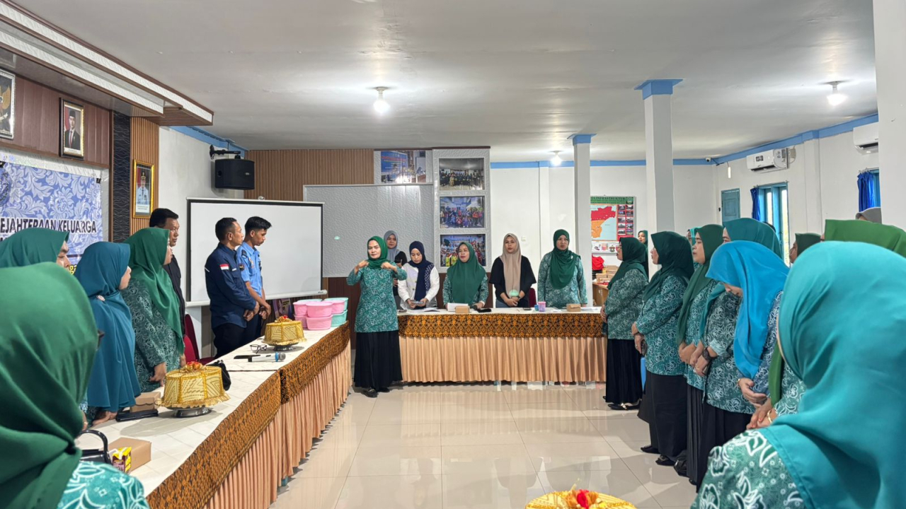 Arisan Rutin TP PKK Desa Temmappaduae Pererat Silaturahmi, Dirangkaikan dengan Sosialisasi Sekolah Penerbangan