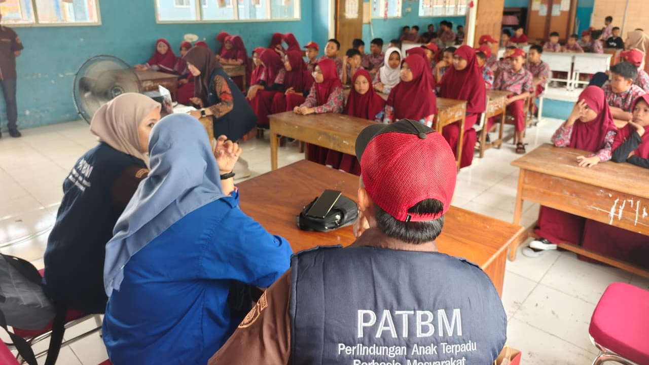 Sosialisasi dan Edukasi Perlindungan Anak oleh PATBM Desa Temmappaduae di SDN 82 Pattene dan SD Inpres 192 Takkalasi