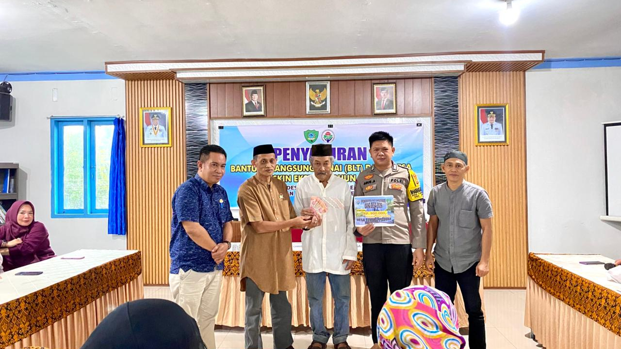 Penyaluran BLT Dana Desa Triwulan I Januari-Maret untuk Masyarakat Miskin Ekstrem Desa Temmappaduae Berjalan Lancar
