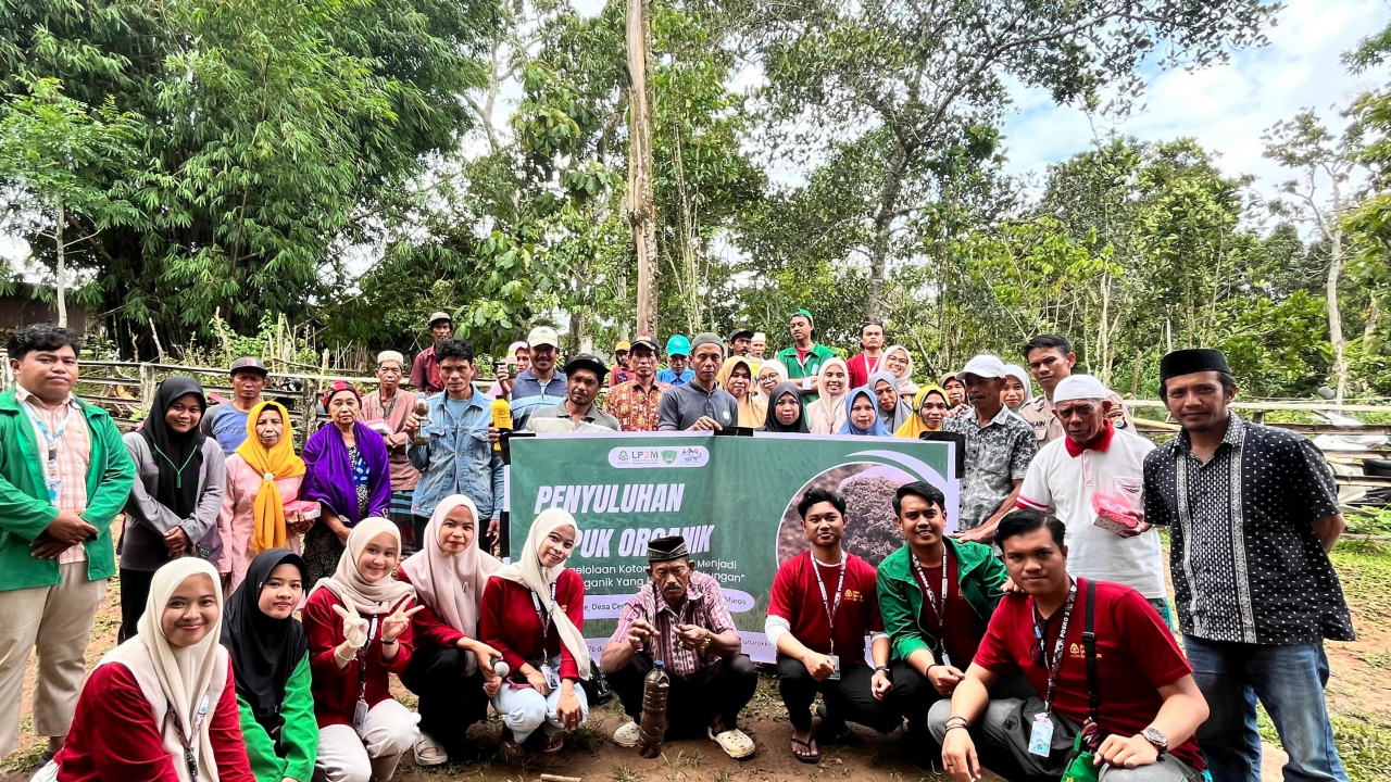Manfaatkan Kotoran Sapi, Mahasiswa KKN UIN Alauddin Makassar Angkatan 76 Laksanakan Penyuluhan Pupuk Organik