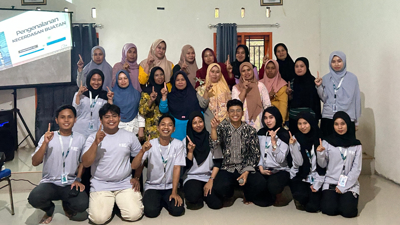 Mahasiswa KKN UINAM Angkatan 76 Gelar Pelatihan Pengenalan AI di Dusun Malaka
