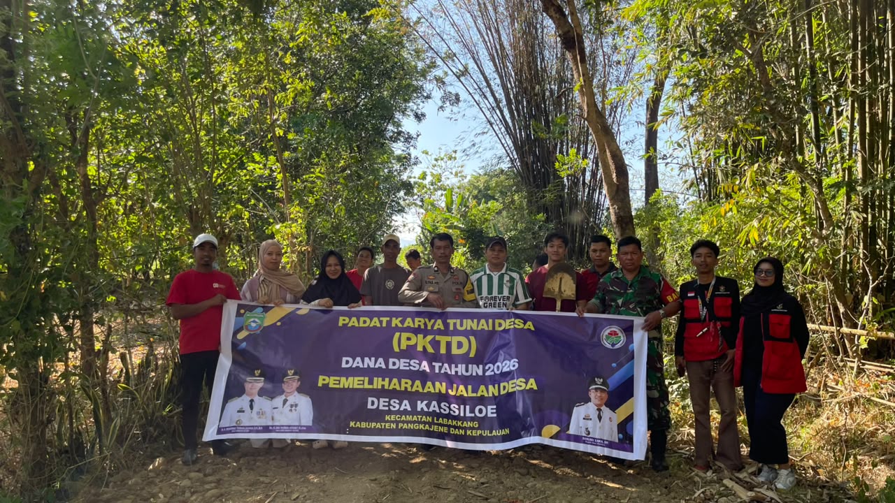 Pemdes Kassi Loe Gelar Padat Karya Tunai Perbaiki Jalan Desa