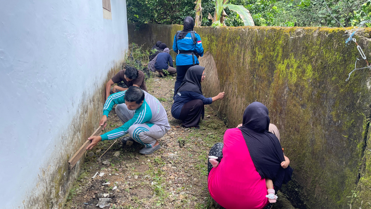 Kerja Bakti: Desa Kassi Loe Bersih, Pelayanan Optimal