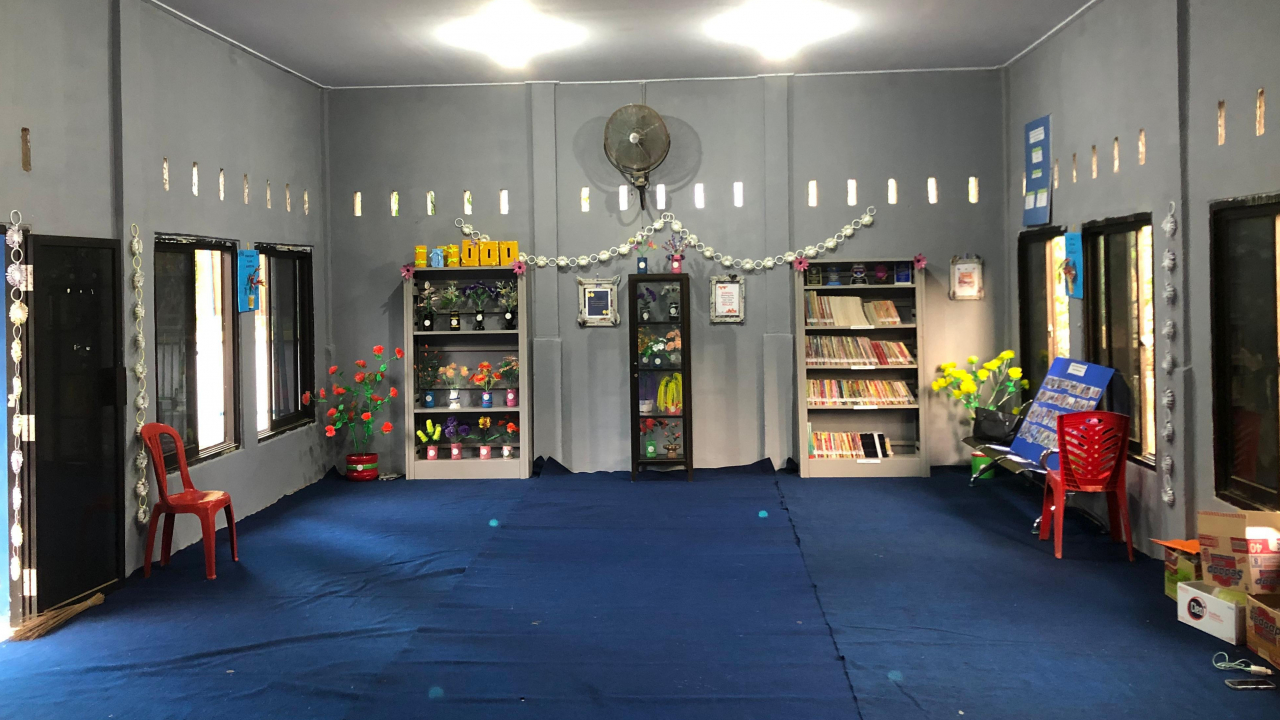 Kerajinan Limbah: PKK Kassi Loe & Perpustakaan Berkolaborasi