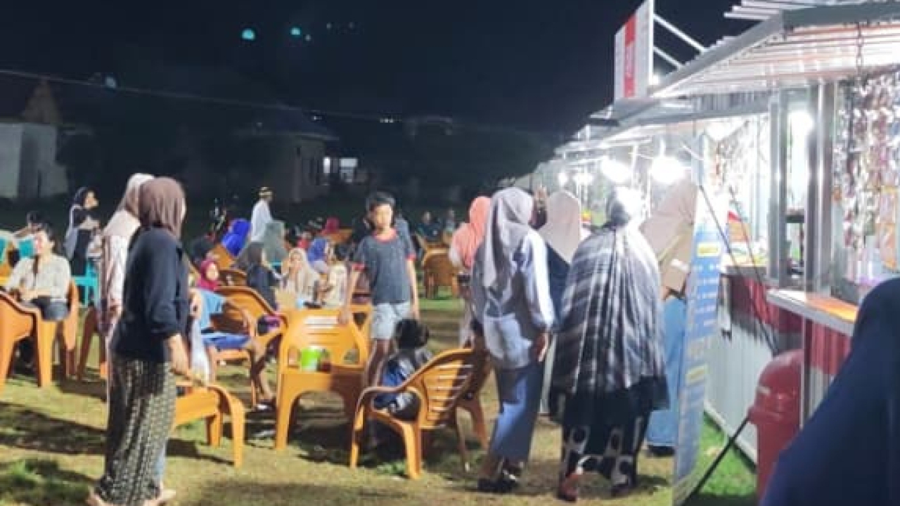 PUSJARKU MEMBARA: Sentra Kuliner Binaan Semen Tonasa Dongkrak Ekonomi Desa Bara Batu