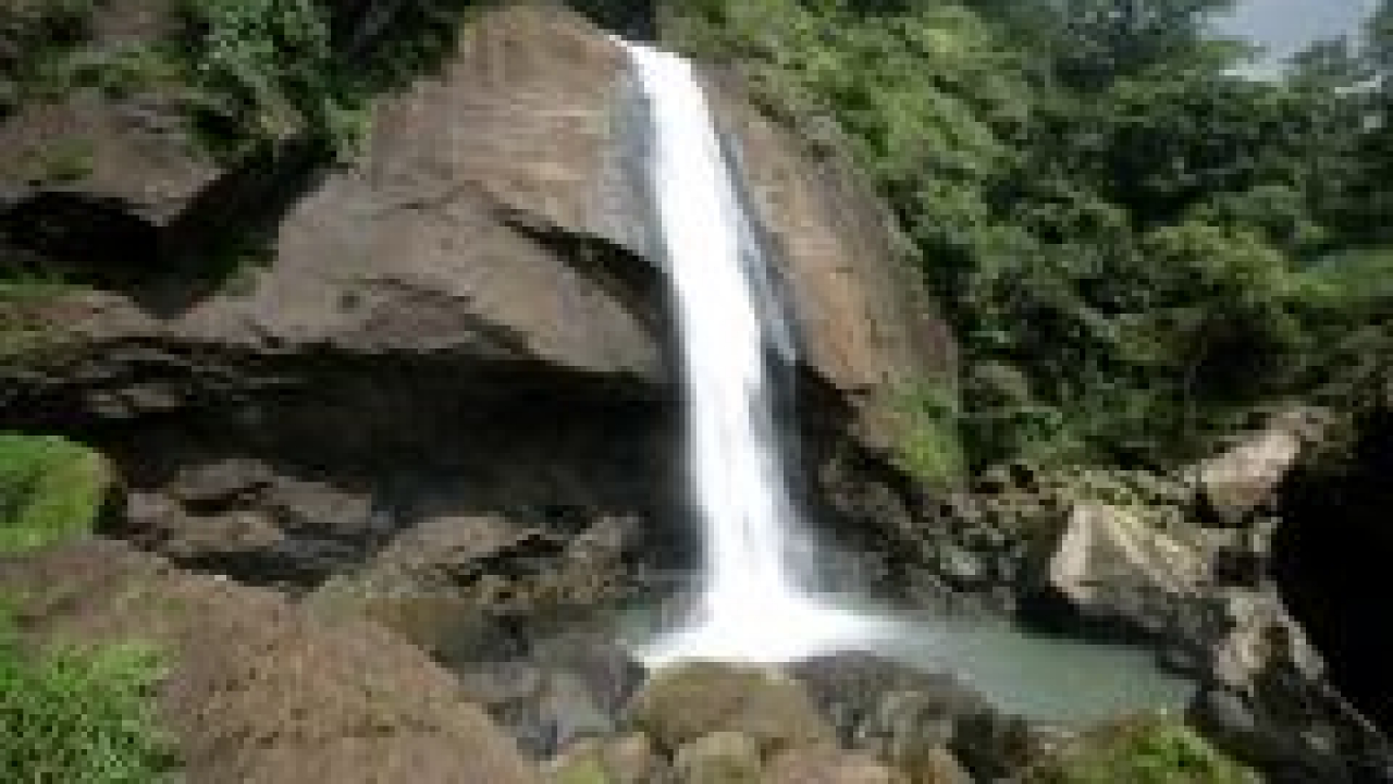 Air Terjun Waesai