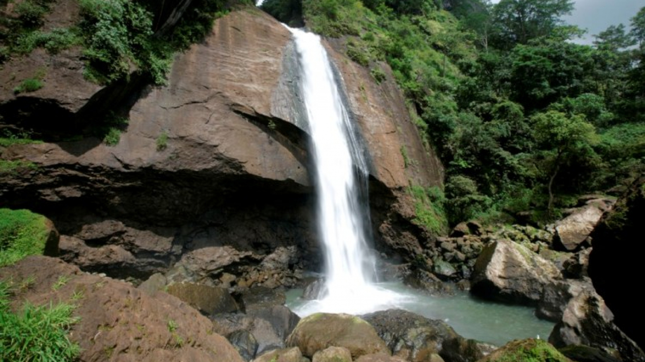Air Terjun Waesai