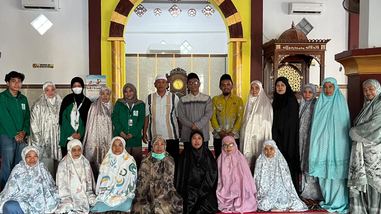 Memperindah Bacaan Alquran Melalui Pembelajaran Tajwid Bersama Majelis Taklim