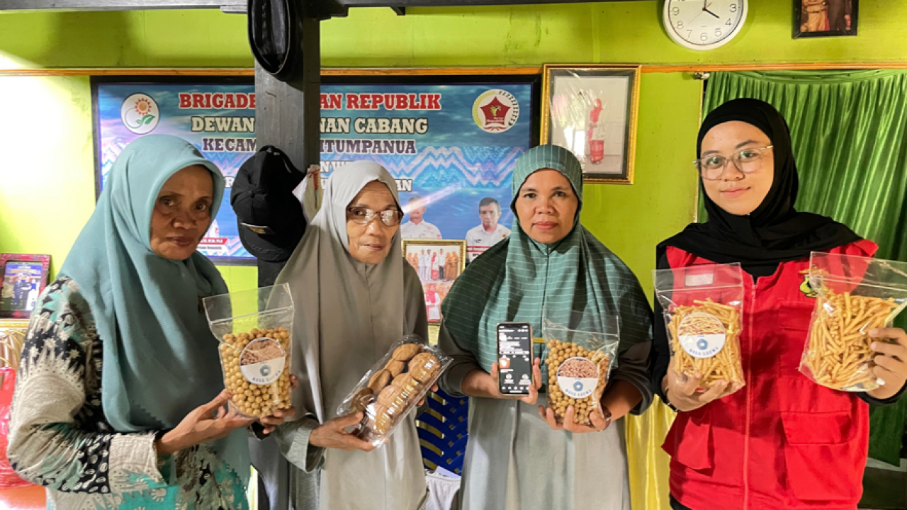 PROGRAM DIGITAL MARKETING UNTUK IBU-IBU PKK DI DESA LAUWA