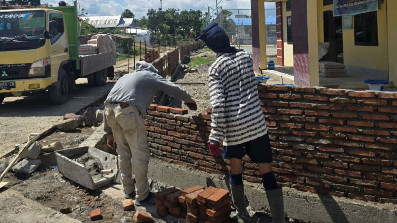 Pagar Lapangan Merdeka Kalosi: Dana Desa untuk Keamanan