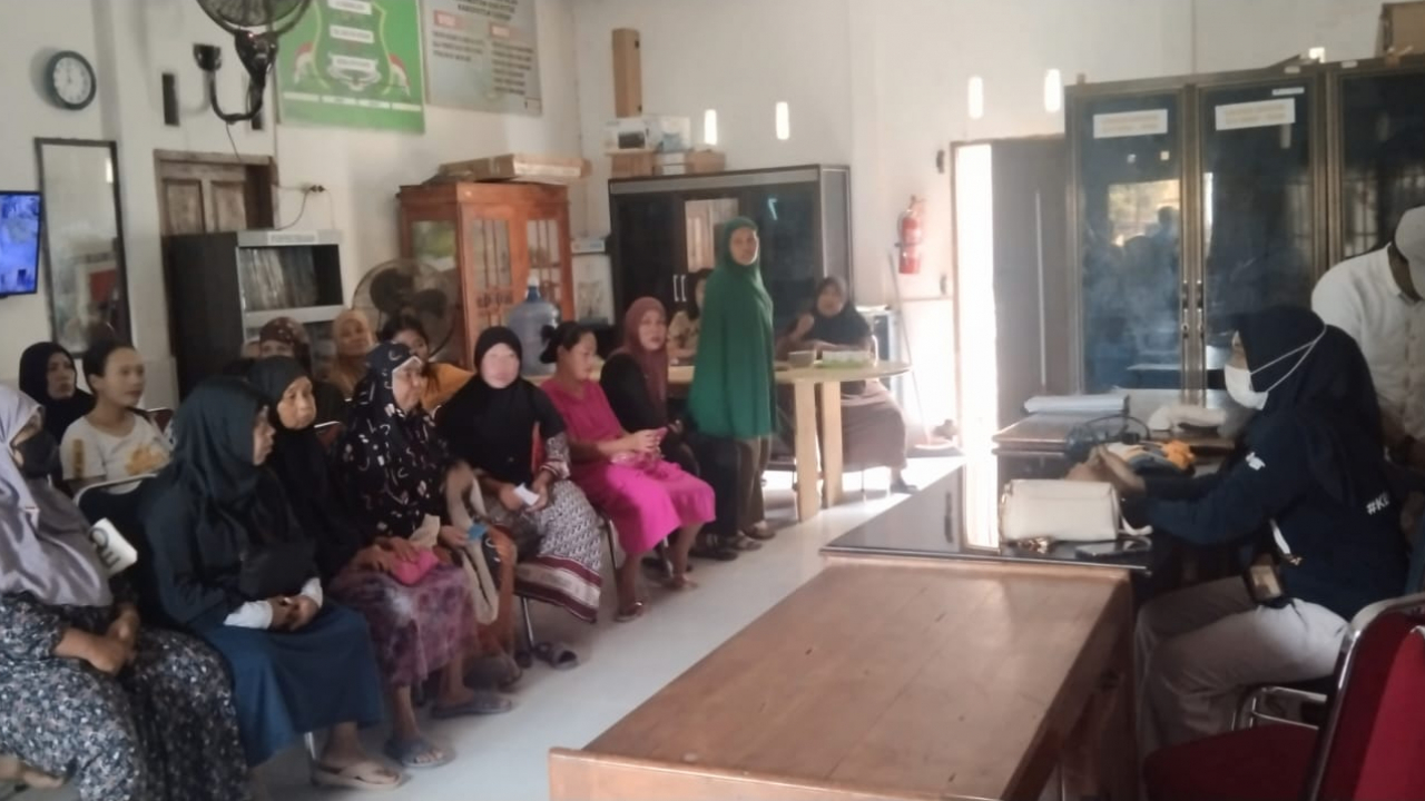 Penyaluran Bantuan PKH di Desa Padangloang Alau