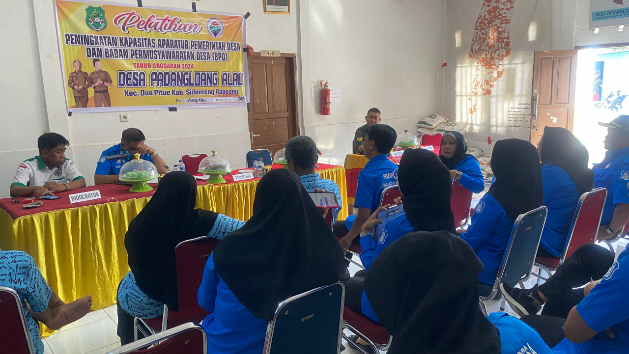 **Pelatihan Peningkatan Kapasitas Perangkat Desa dan BPD Desa Padangloang Alau**
