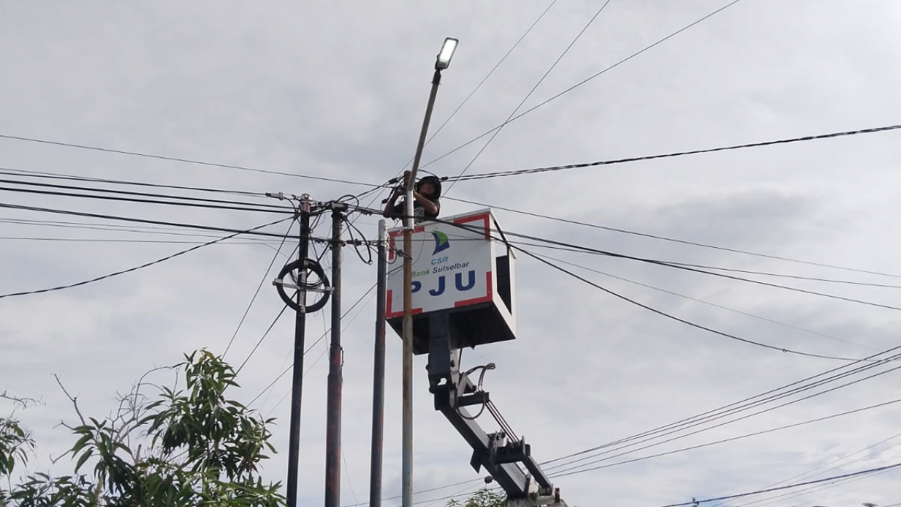 Padangloang Alau : 45 Lampu Jalan, "Sidrap Bercahaya" Terwujud
