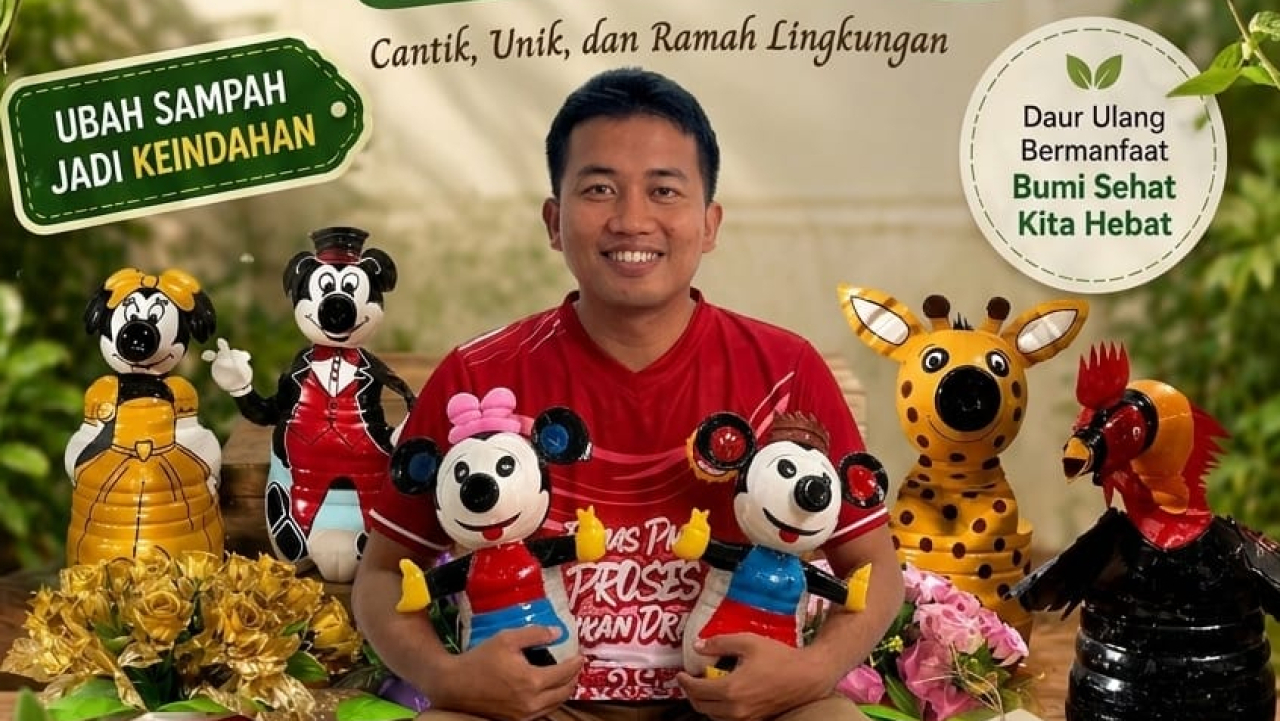 Ihsan Sulap Sampah Botol Jadi Rupiah, Pemulung di Sidrap Kini Gigit Jari    Kreativitas di Desa Ciro-Ciroe Ubah Limbah Plastik Menjadi Kerajinan Bernilai Ekonomi