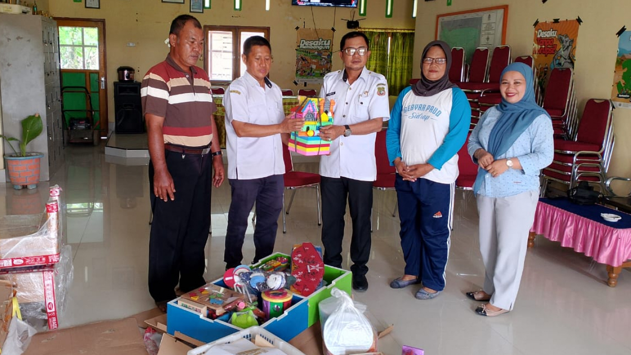 Dukung Pendidikan Usia Dini, Desa Lagading Terima Bantuan Alat Permainan Edukatif dari Disnakertrans Sulsel