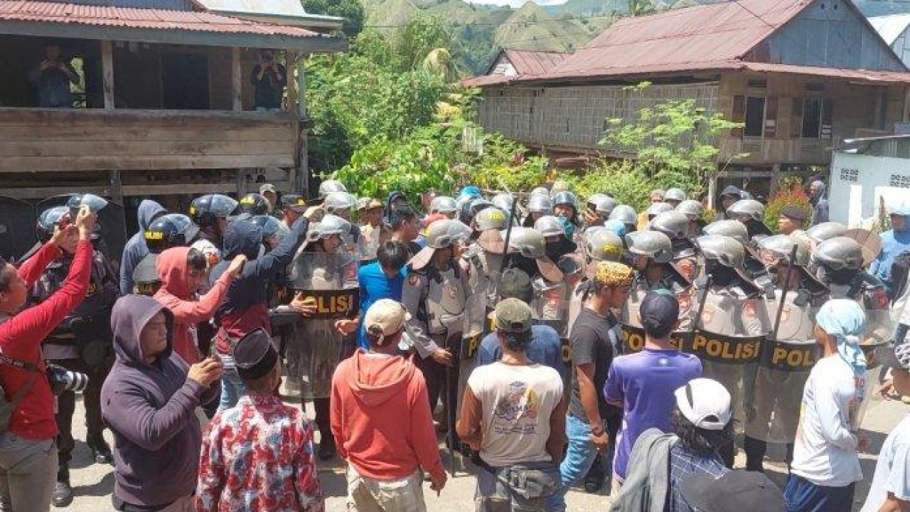 Kawal Eksekusi lahan di Desa Tallu Bamba,Polres Enrekang Kerahkan 235 Personel